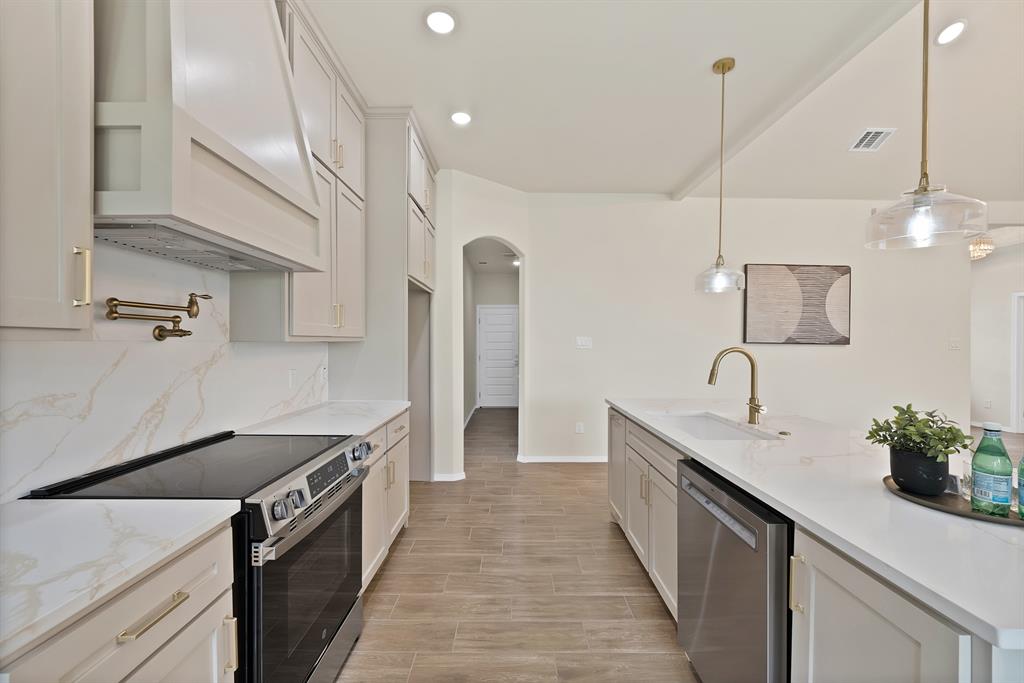 SANTOS ESTATES - Residential