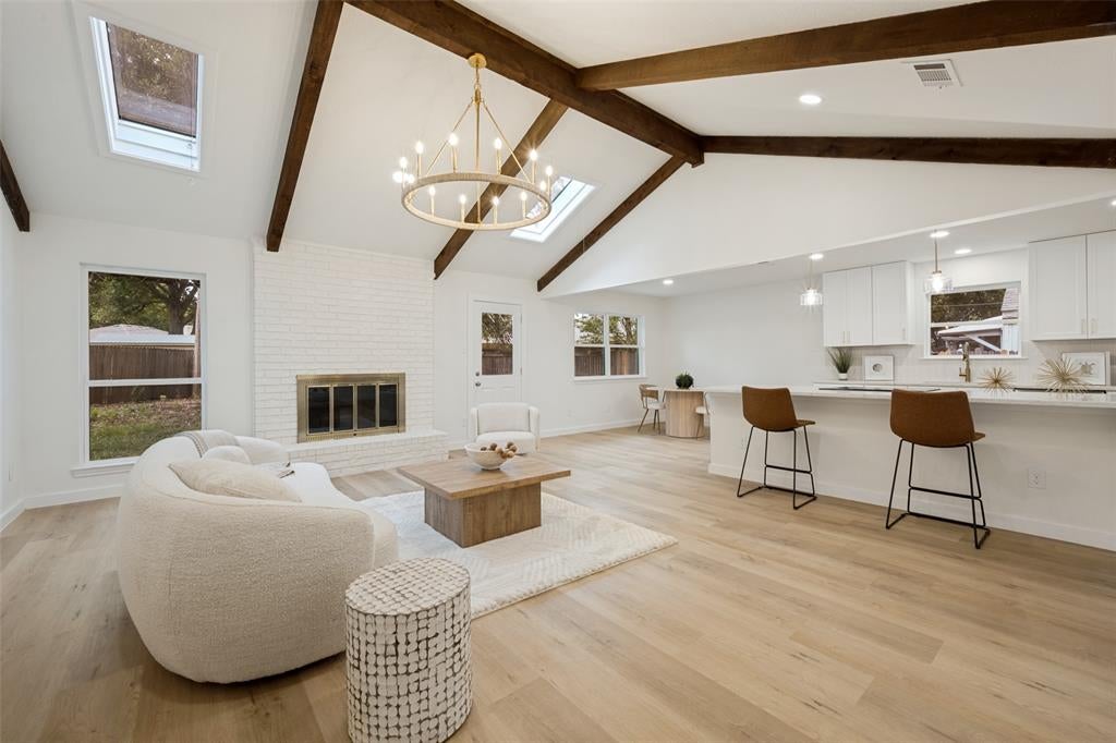 3304 Wayland Drive