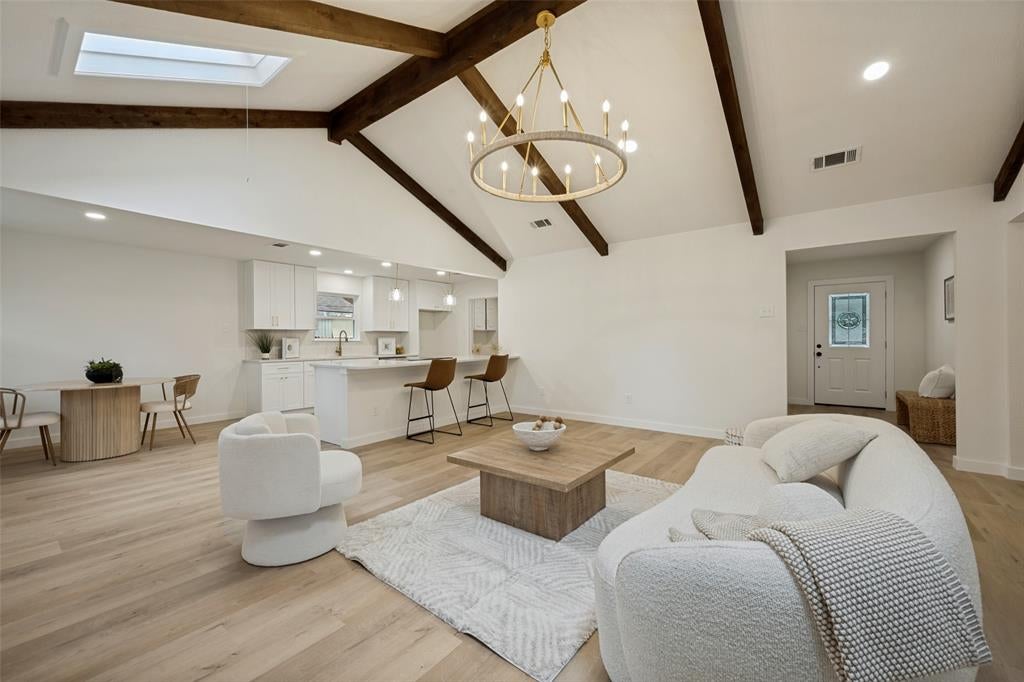 3304 Wayland Drive