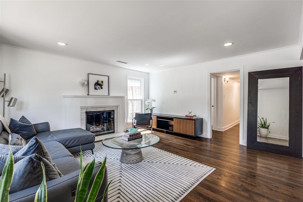2919 Lovers Lane