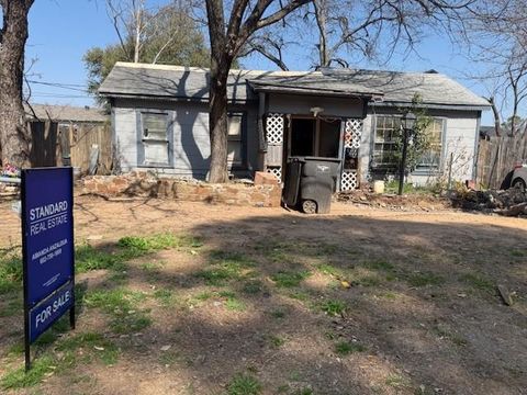 4608 Blackstone Fort Worth TX 76114