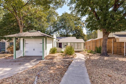 422 N Montreal Avenue Dallas TX 75208
