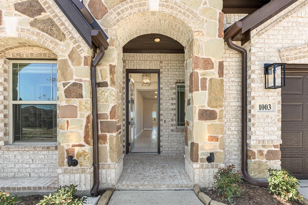 1003 Stonehaven Drive