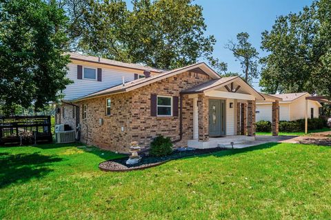 6837 Briar Road Azle TX 76020