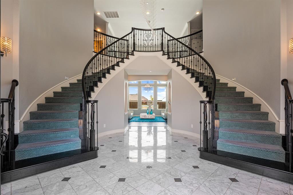 2182 Saxon Way
