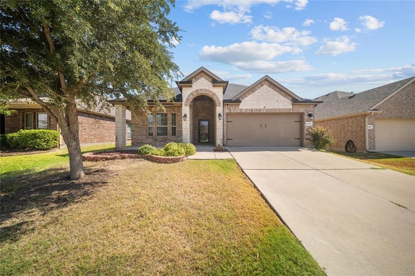 2417 MICHELLE CREEK DR, LITTLE ELM, TX 75068 - Image dcee3632bf4b2a008db674bda4f38312/614015265