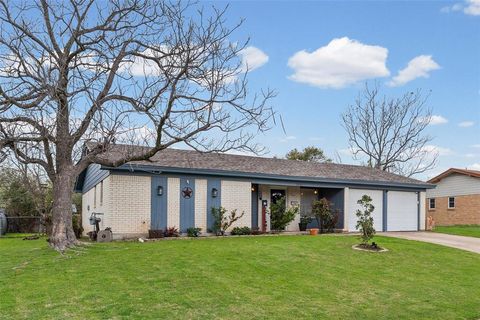 3900 Cresthill Road Benbrook TX 76116