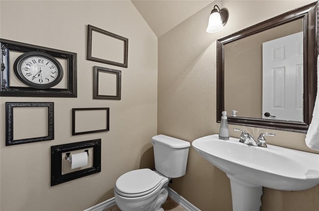 Fort Worth, Texas 76131, United States, 4 Bedrooms Bedrooms, ,3 BathroomsBathrooms,Residential,Pending,212618