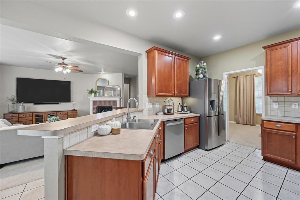 Fort Worth, Texas 76131, United States, 4 Bedrooms Bedrooms, ,3 BathroomsBathrooms,Residential,Pending,212618