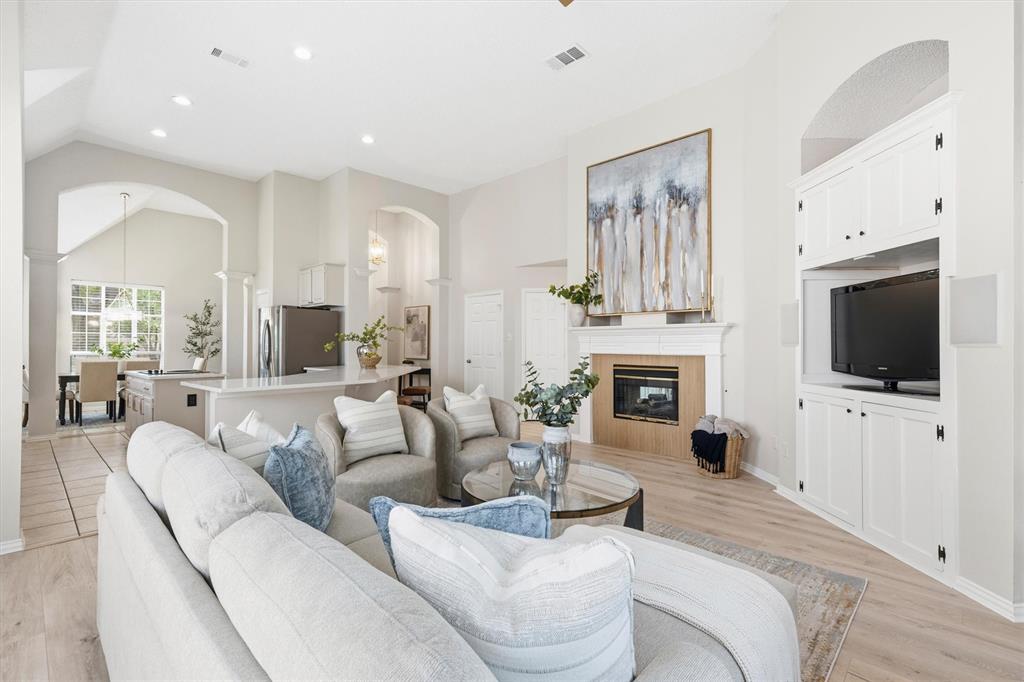 9813 Cliffside Drive