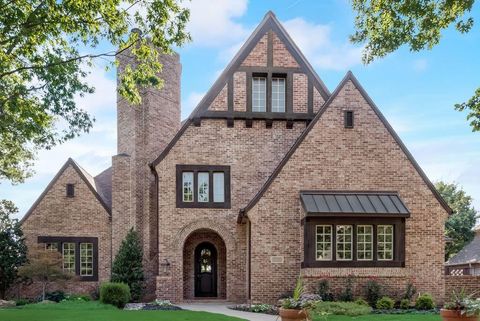 Photo of 6804 Whittier Lane, Colleyville, TX 76034 (MLS # 21219652)