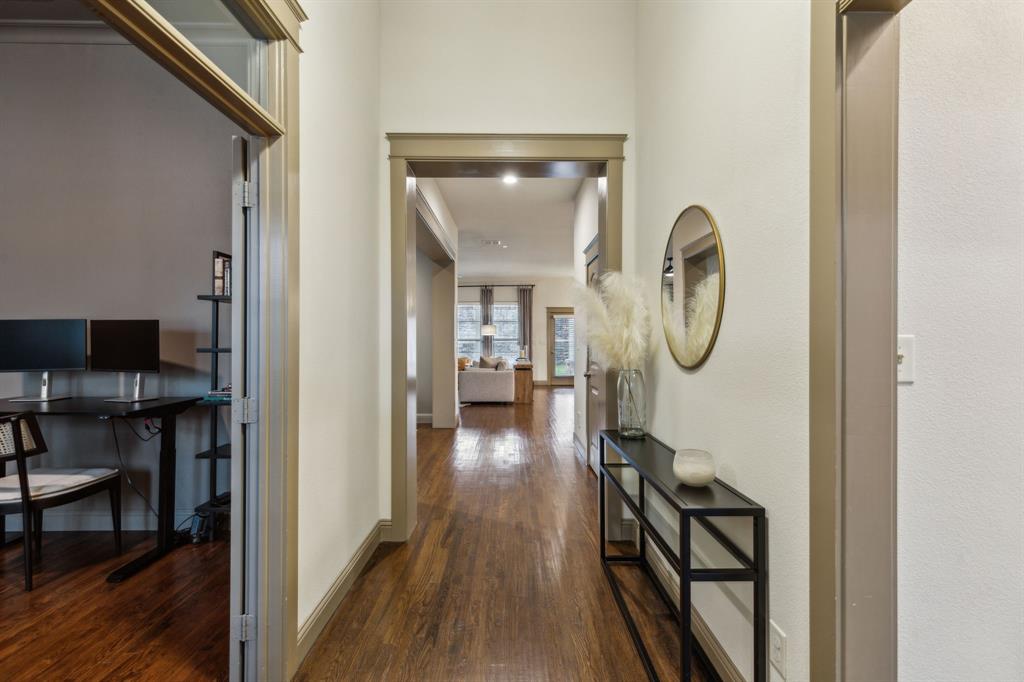 910 Crimson Road