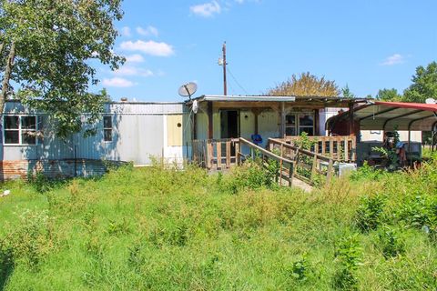 6773 FM 1699 Avery TX 75554