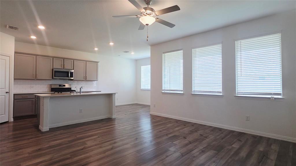 1218 Smoketree Lane