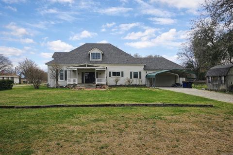 300 S Oak Street Lorena TX 76655