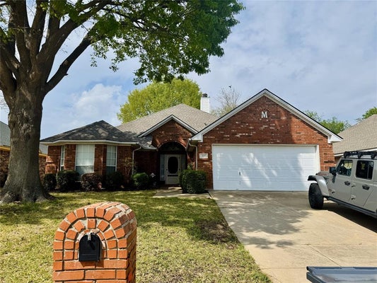 215 SPRINGPARK DR, ARLINGTON, TX 76014 - Image dd007dbb27329d75b2dae22fdc6cd79d/470954276