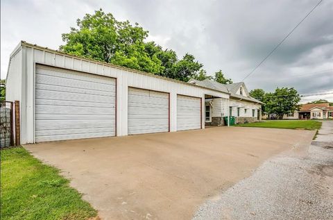 A home in Jacksboro