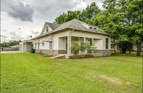 A home in Jacksboro