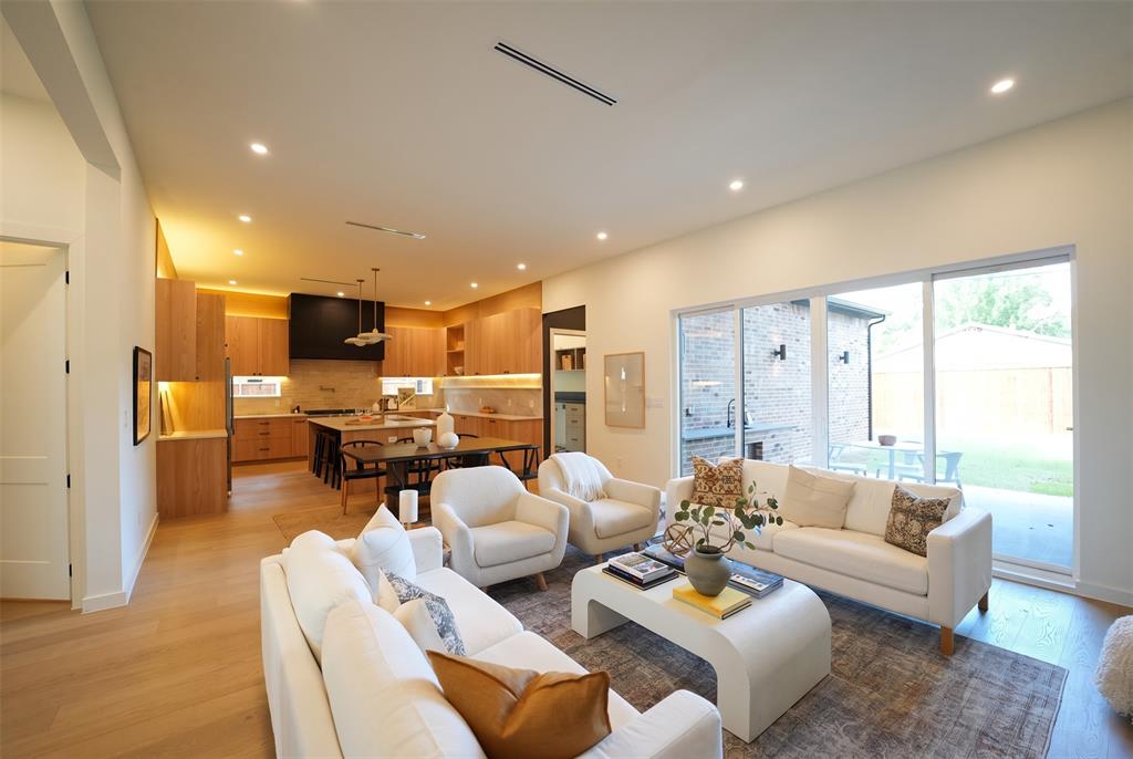 3507 Warick Drive