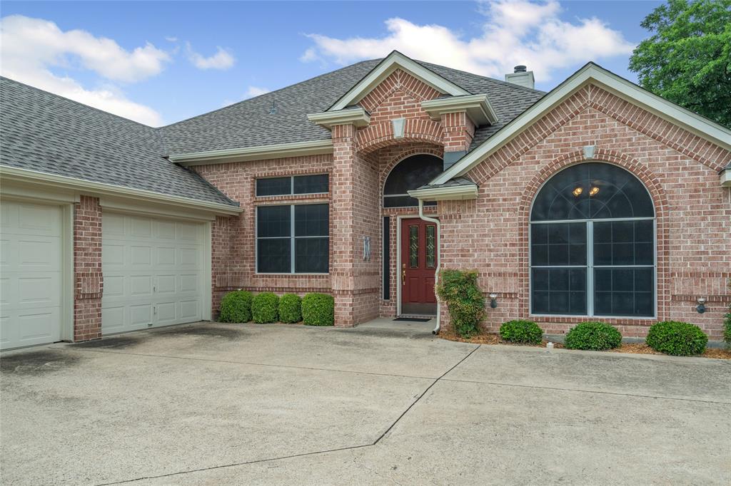 12 Equestrian Court
