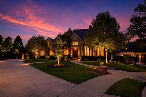 Photo of 200 Compton Court, Colleyville, TX 76034 (MLS # 21285771)