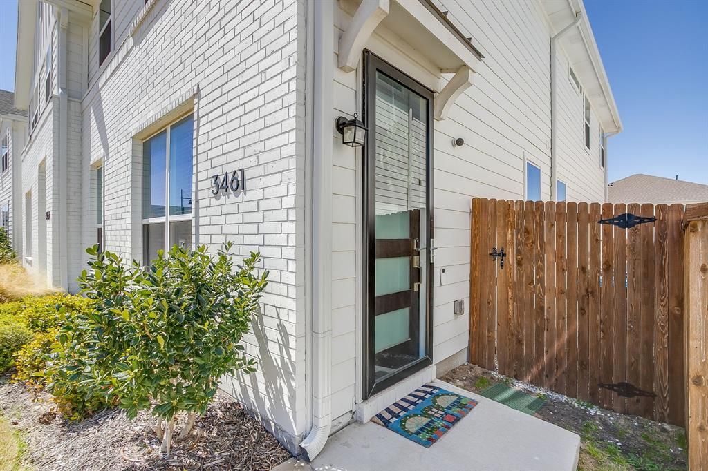 Photo of 3461 Vista Highlands Lane, Fort Worth, TX 76135 (MLS # 21215178)