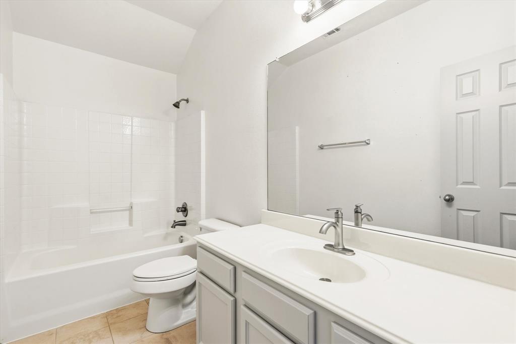 Chateaux Of Allen Twnhms The - Residential