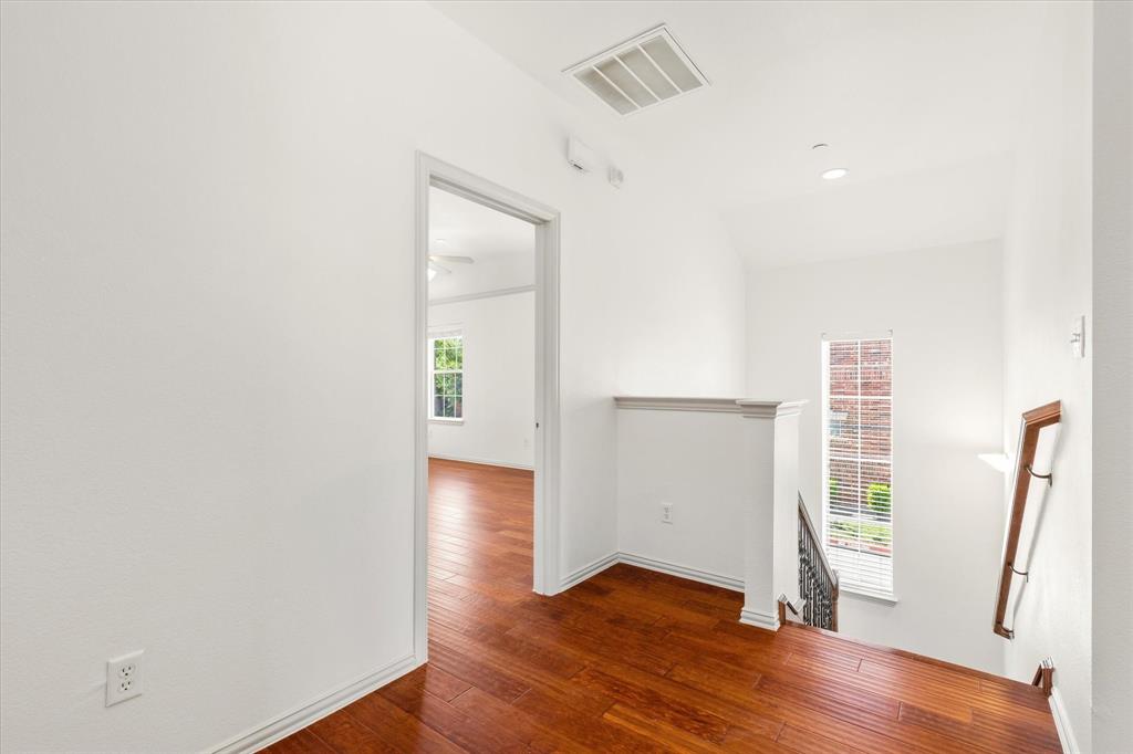 Chateaux Of Allen Twnhms The - Residential