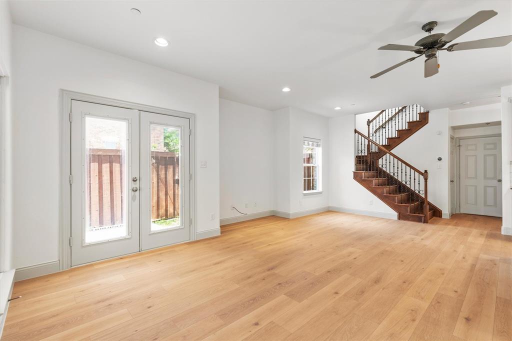 Chateaux Of Allen Twnhms The - Residential