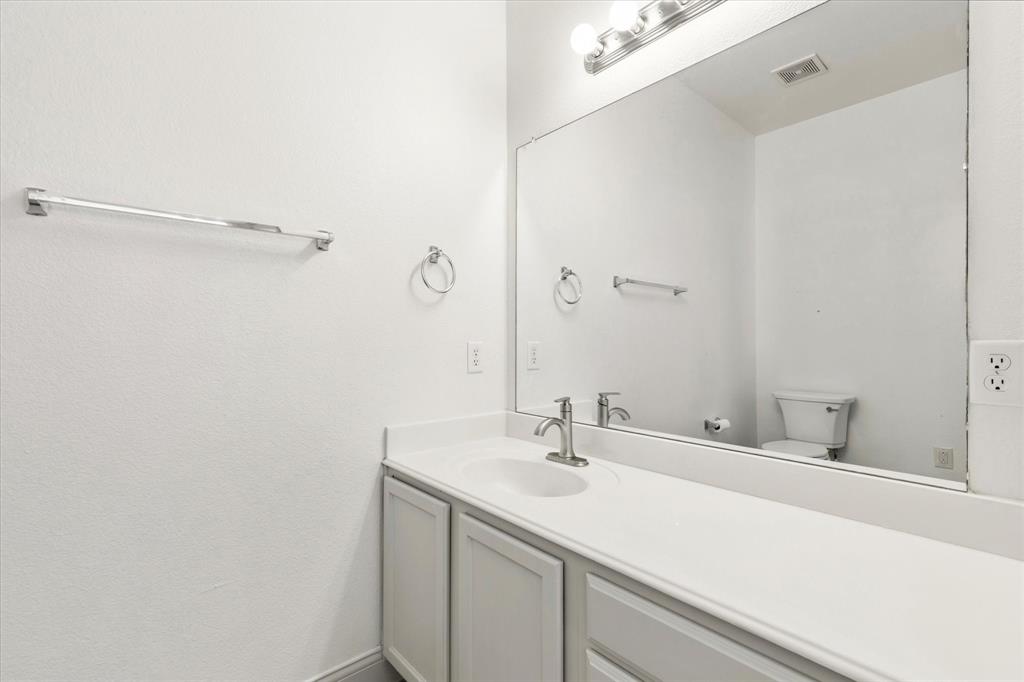 Chateaux Of Allen Twnhms The - Residential