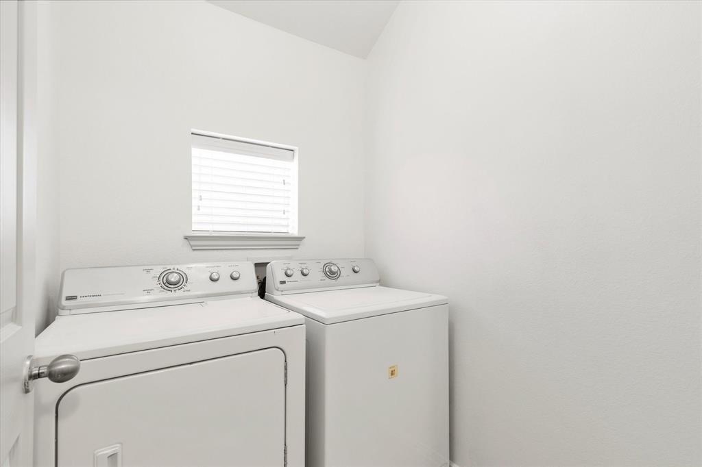 Chateaux Of Allen Twnhms The - Residential