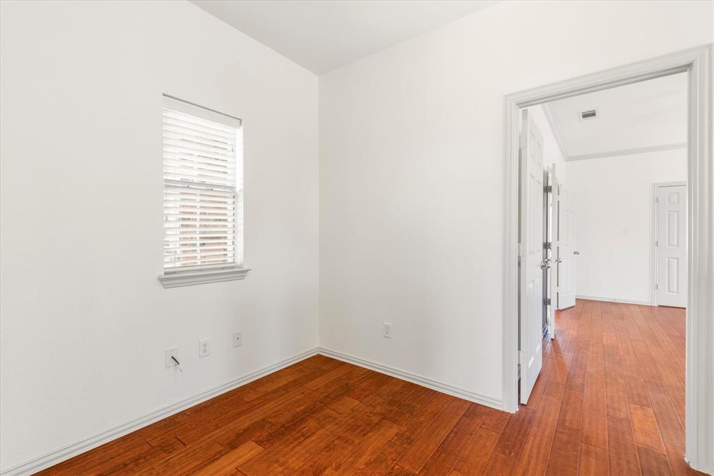 Chateaux Of Allen Twnhms The - Residential