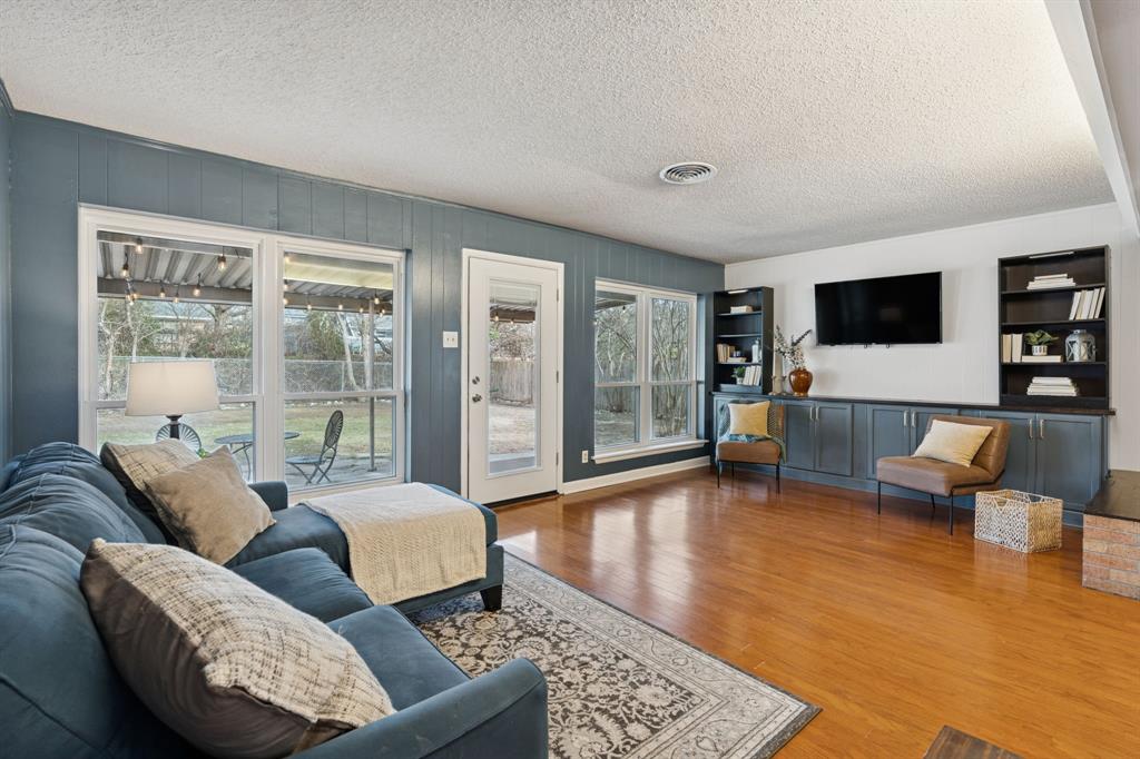 4001 Willow Bend Road