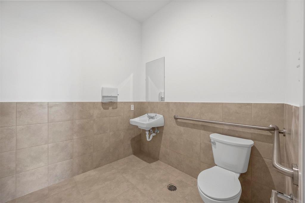 Liberty Grove Office Complex Bld - Commercial Lease