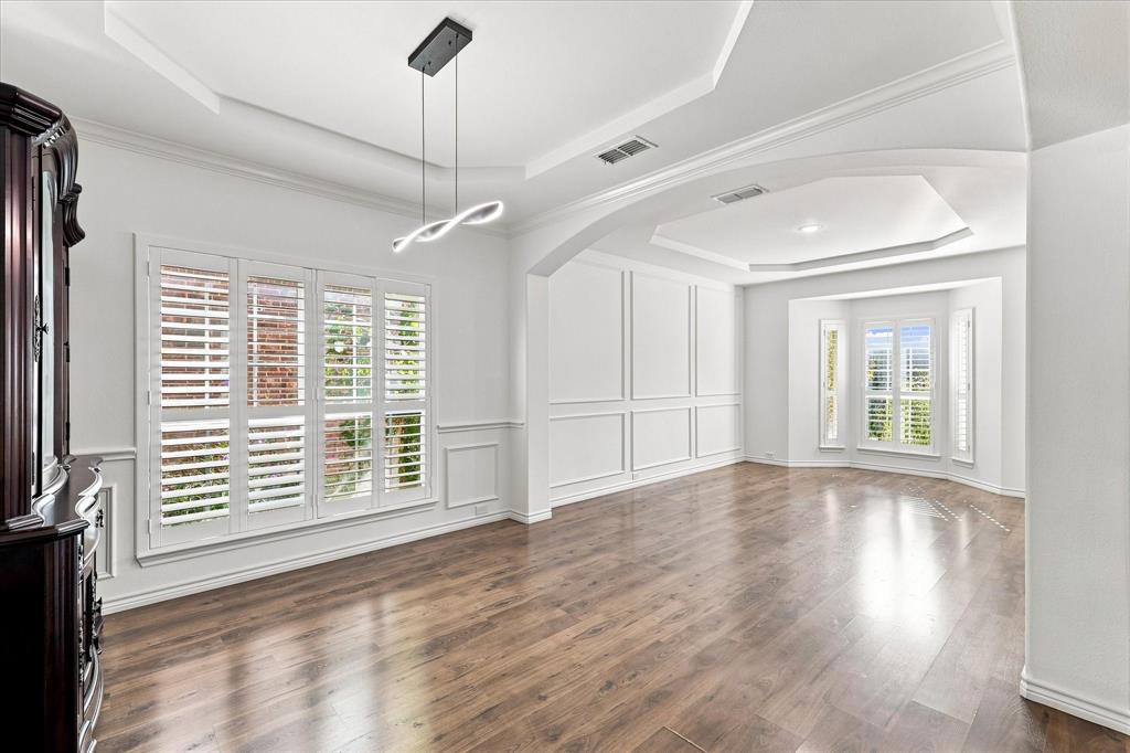 809 Meadowside Court