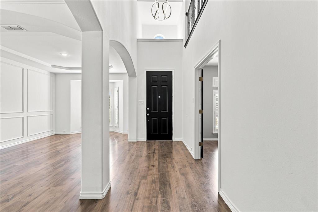 809 Meadowside Court