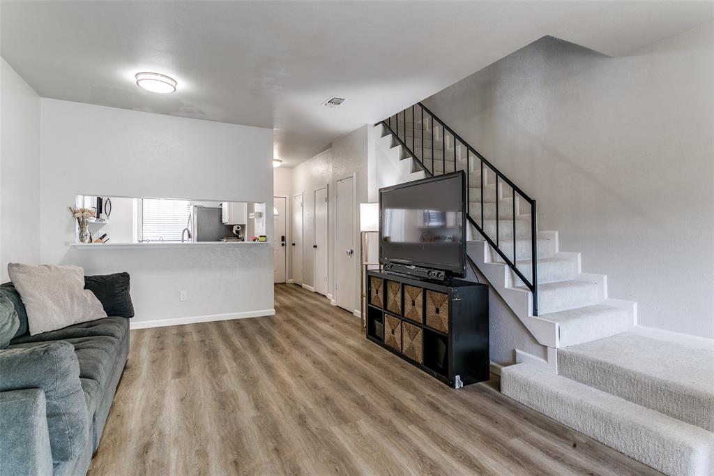 238 Samuel Boulevard T2