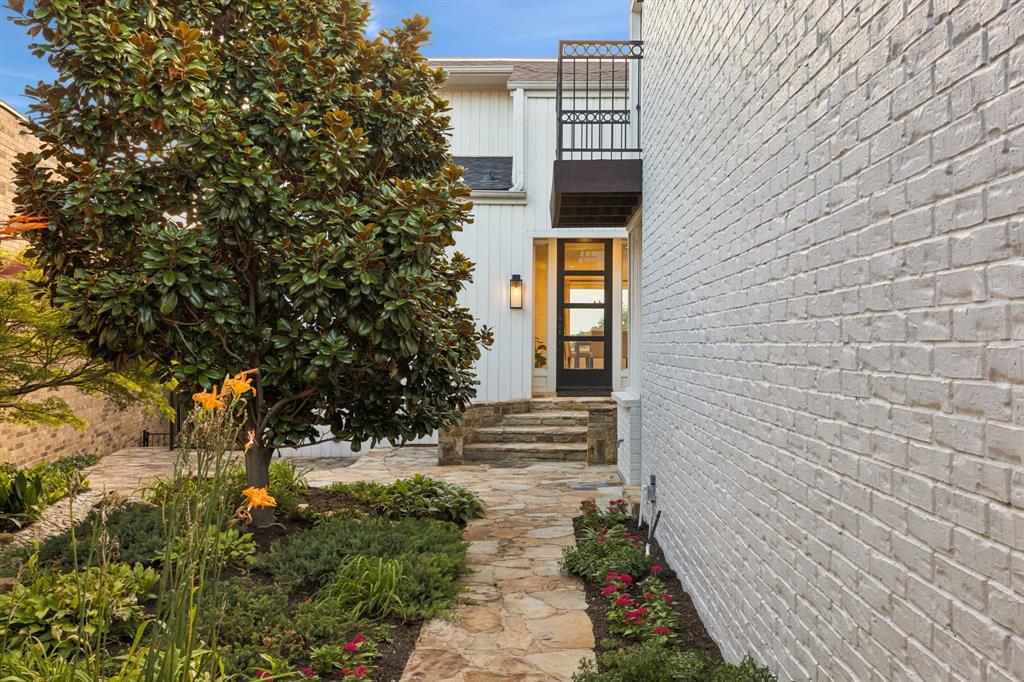 435 Columbia Drive