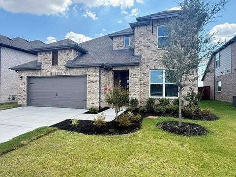 Photo of 17141 Oxborough, Fort Worth, TX 76247 (MLS # 21329830)