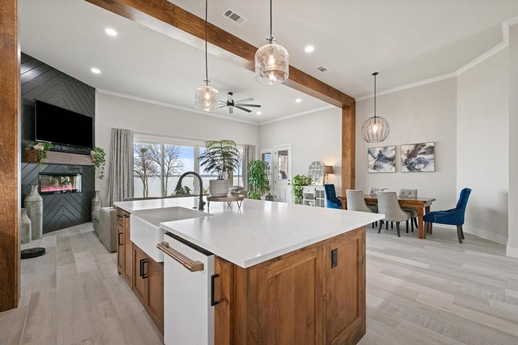 Diamond Point - Residential