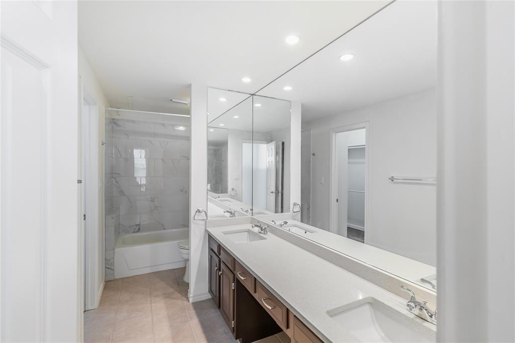 Williamsburg Condo Ph 01 - Residential