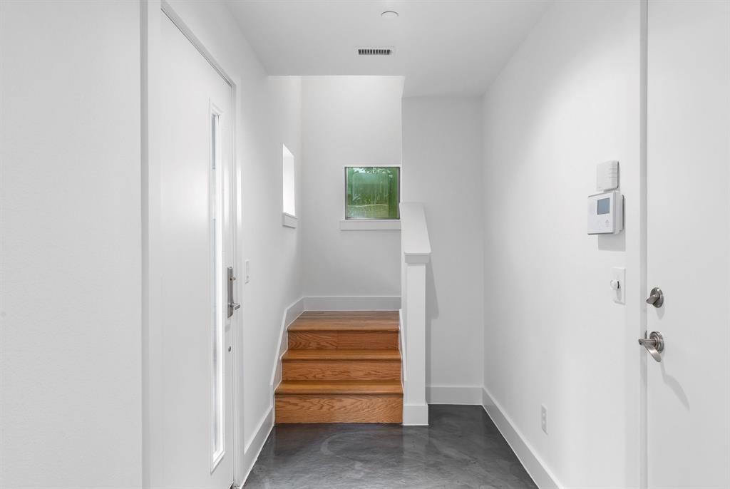 3930 Bowser Avenue 12