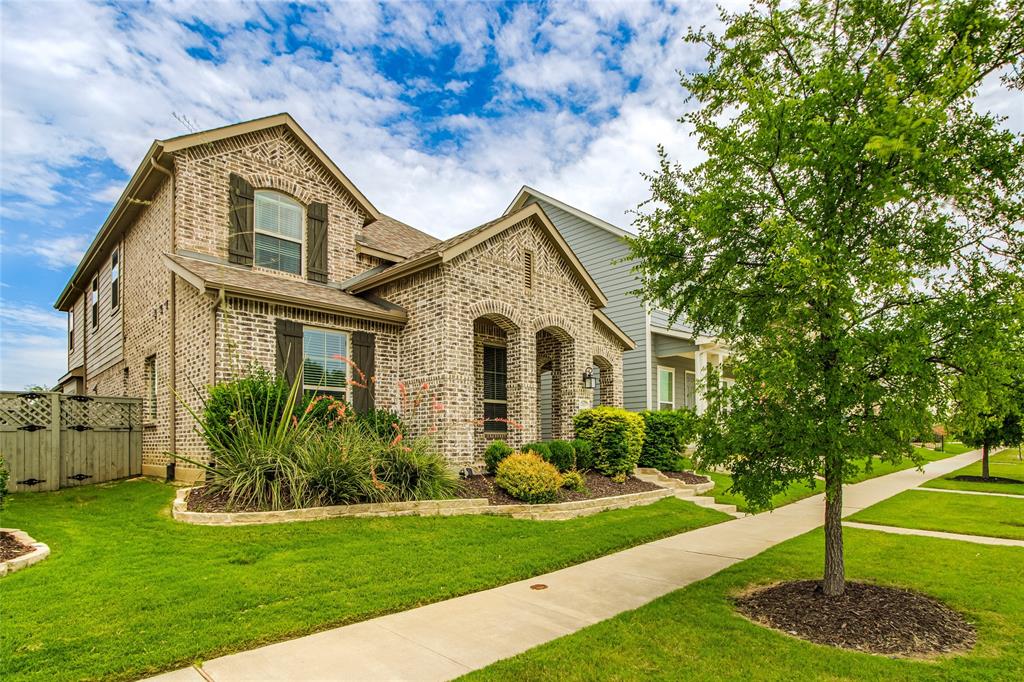 2412 Elm Place