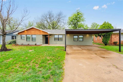 Photo of 504 N Main Street, McGregor, TX 76657 (MLS # 21383798)