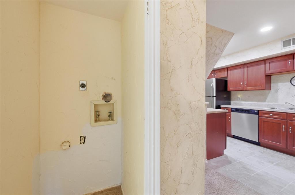 Arlington Oaks Condo - Residential Lease