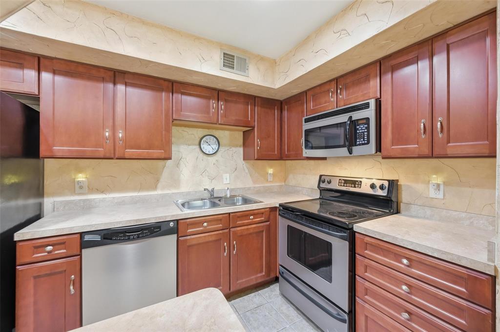 Arlington Oaks Condo - Residential Lease