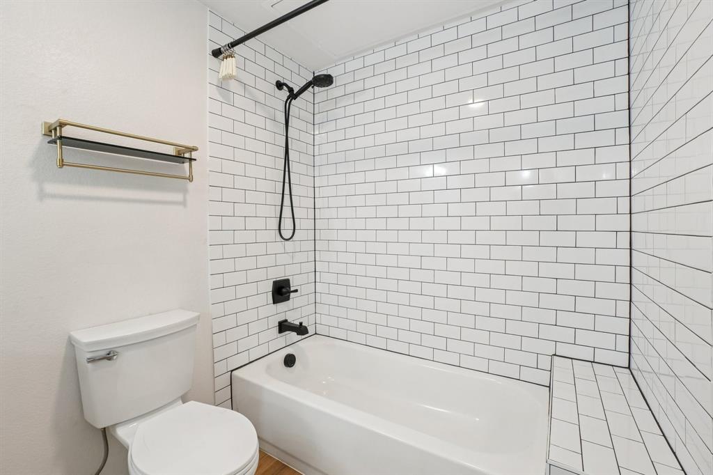 Lakeshore Condo - Residential