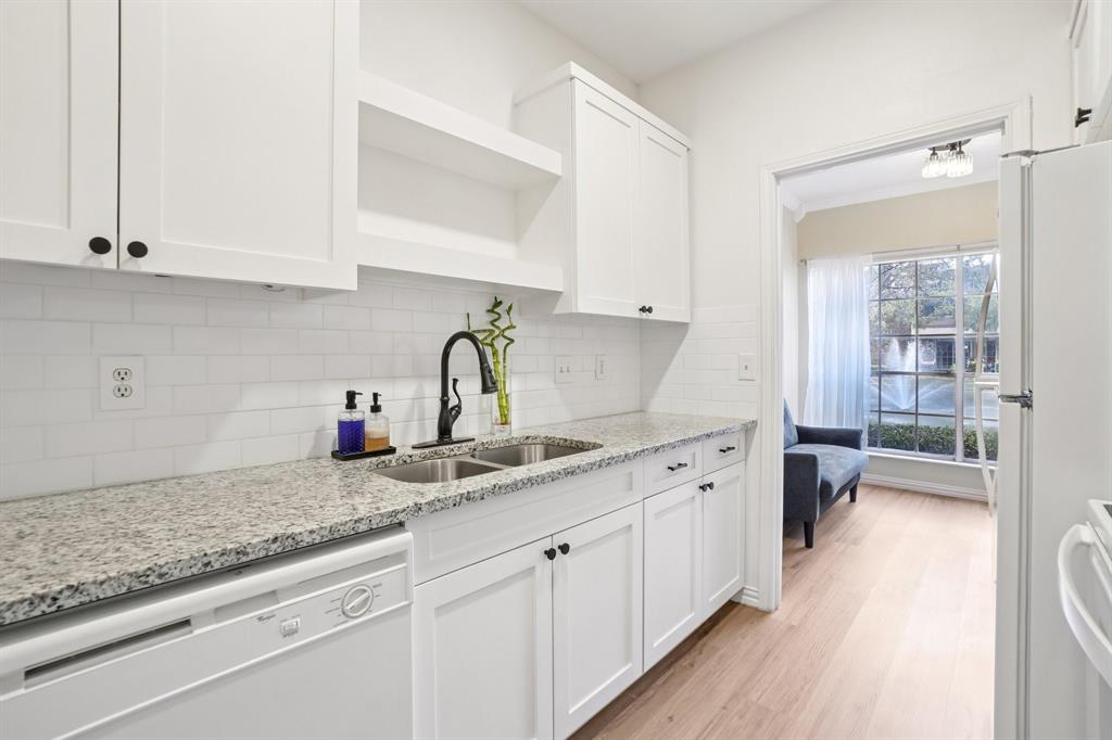 Lakeshore Condo - Residential