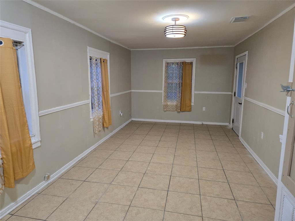 2620 Tulip Street