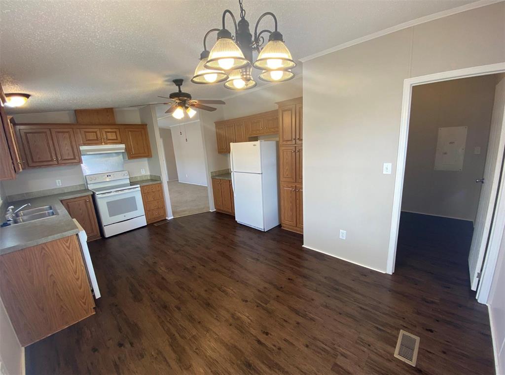 Lexington Place Mhp - Residential Lease